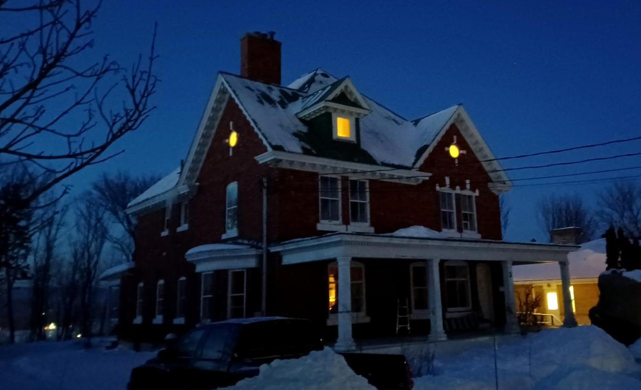 Napier House Apartment Campbellton Exterior photo